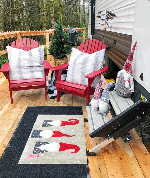 Simply Designing | Holiday Decor for Front Porch Simply Designing | Holiday Decor for Front Porch